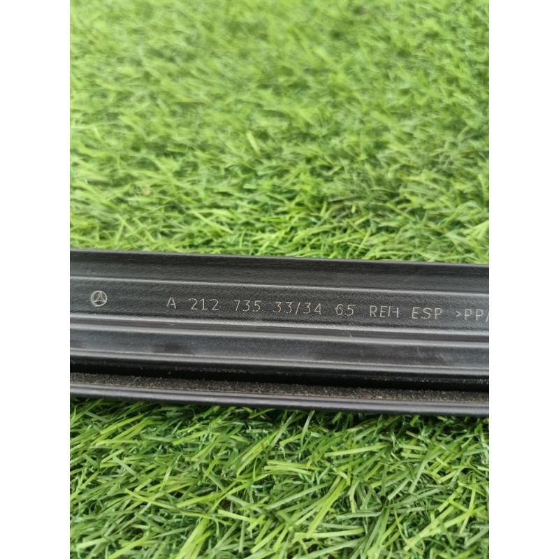 Молдинг стекла внутренний (наружные элементы кузова) Mercedes-Benz E-class w212 2013 2.2 CDI a2127353365