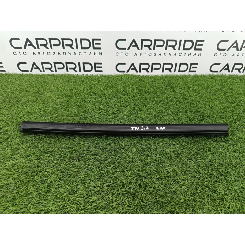 Молдинг стекла внутренний (наружные элементы кузова) Mercedes-Benz E-class w212 2013 2.2 CDI a2127353465