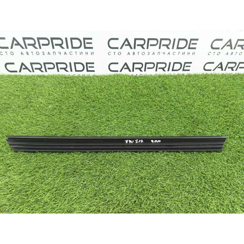 Молдинг стекла внутренний (наружные элементы кузова) Mercedes-Benz E-class w212 2013 2.2 CDI a2127353465