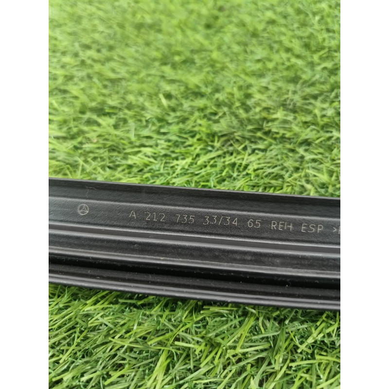 Молдинг стекла внутренний (наружные элементы кузова) Mercedes-Benz E-class w212 2013 2.2 CDI a2127353465