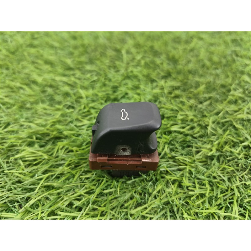 Кнопка открывания крышки багажника (электрика / кнопки) AUDI A6 C7 2011 2.0 tdi 4h0959831a