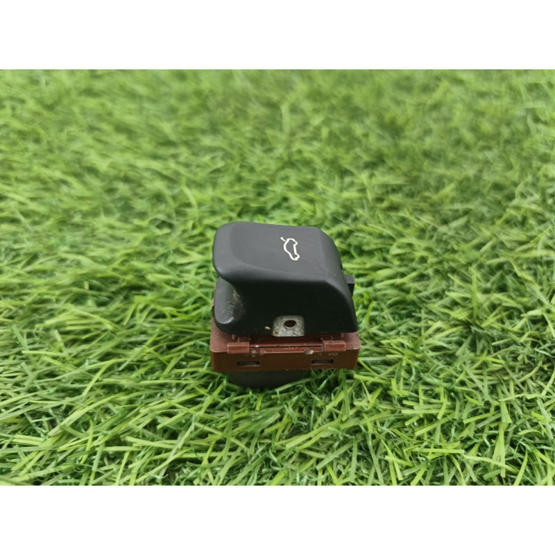 Кнопка открывания крышки багажника (электрика / кнопки) AUDI A6 C7 2011 2.0 tdi 4h0959831a