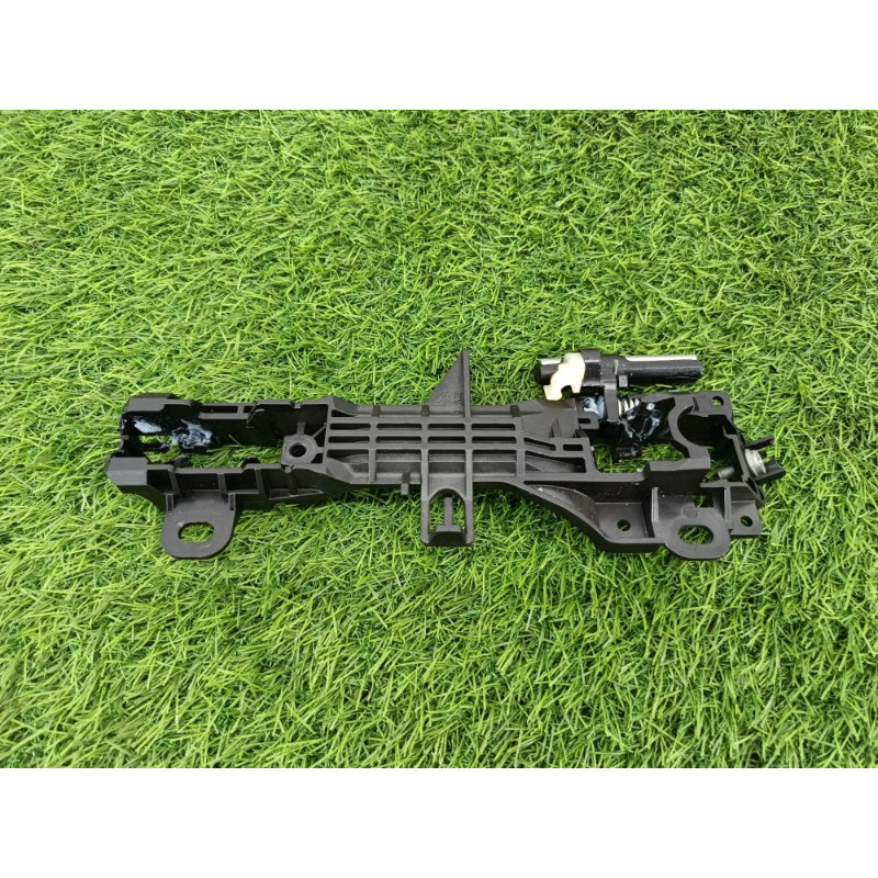 Кронштейн ручки двери (кузов и элементы) Subaru Forester SK 2020 2.5 61142CA000