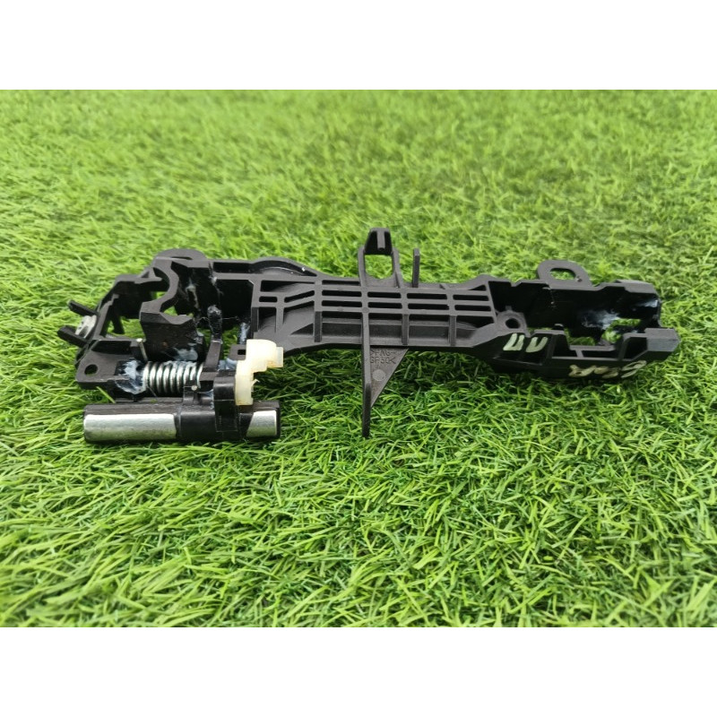 Кронштейн ручки двери (кузов и элементы) Subaru Forester SK 2020 2.5 61142CA000
