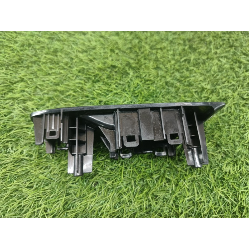 Накладка кнопок склопідйомника (салон) Subaru Forester SK 2020 2.5 83472FL010