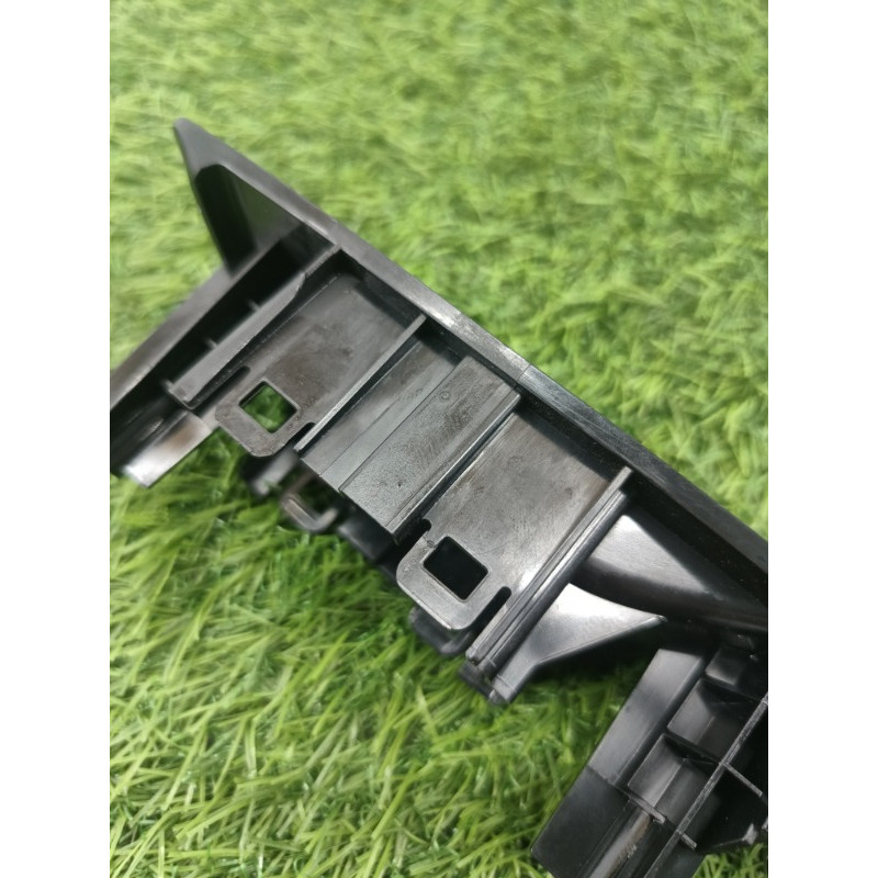 Накладка кнопок склопідйомника (салон) Subaru Forester SK 2020 2.5 83472FL010