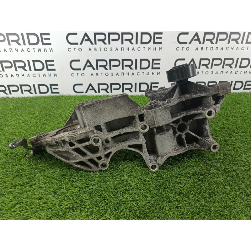 Кронштейн (двигатель и элементы) AUDI A6 C7 2011 2.0 tdi 03L903143H