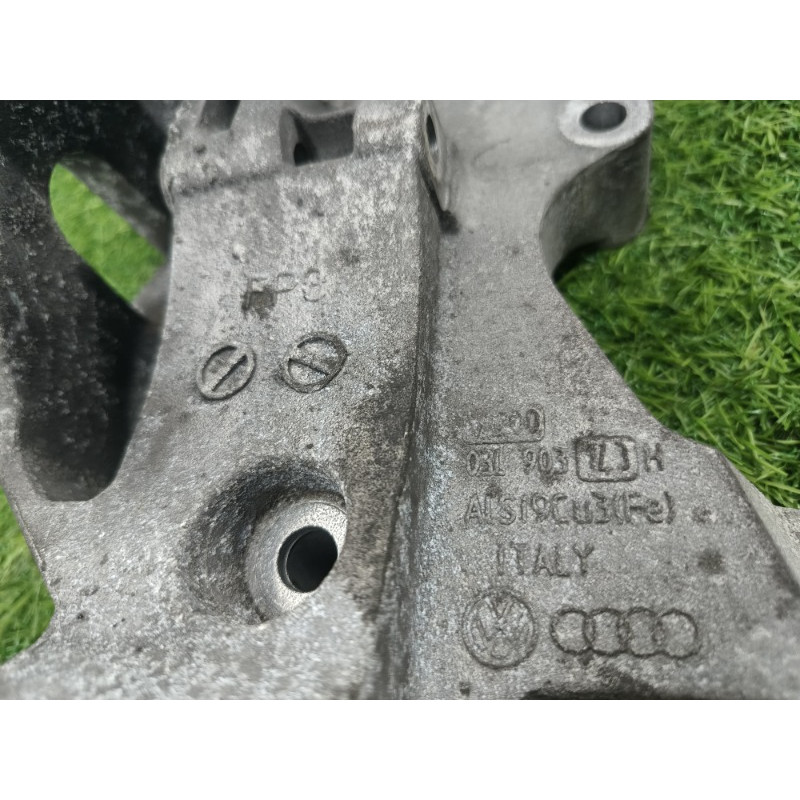 Кронштейн (двигатель и элементы) AUDI A6 C7 2011 2.0 tdi 03L903143H