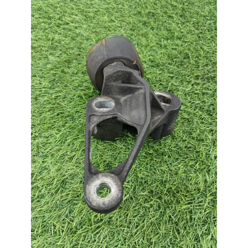 Кронштейн двигателя (кронштейны двигателя) AUDI A6 C7 2011 2.0 tdi 8k0199343c