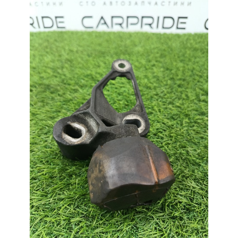 Кронштейн двигателя (кронштейны двигателя) AUDI A6 C7 2011 2.0 tdi 8k0199343c