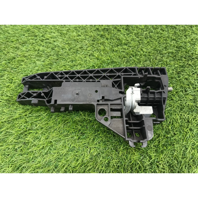 Кронштейн ручки двери (кузов и элементы) AUDI A6 C7 2011 2.0 tdi 4h0837886