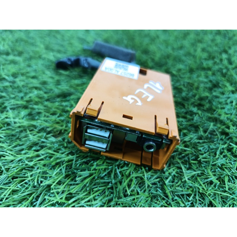 Гнездо USB/AUX (электрика) Subaru Legacy BN 2016 2.5 86257al00a