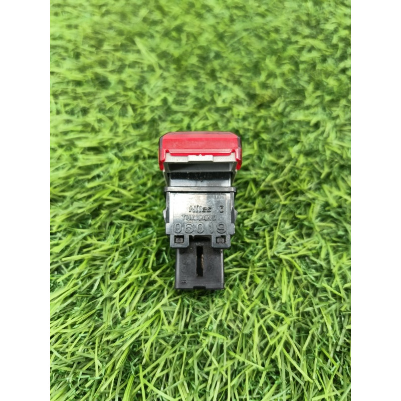 Кнопка аварийной сигнализации (электрика / кнопки) Subaru Outback B15