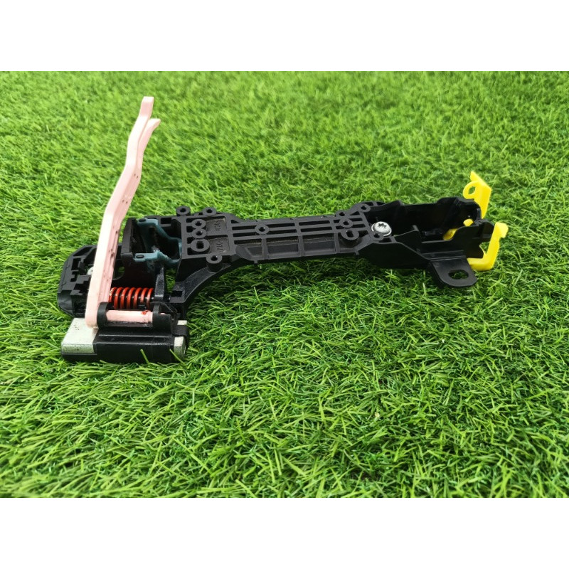 Кронштейн ручки двери (кузов и элементы) Subaru Forester SJ 62142SG000