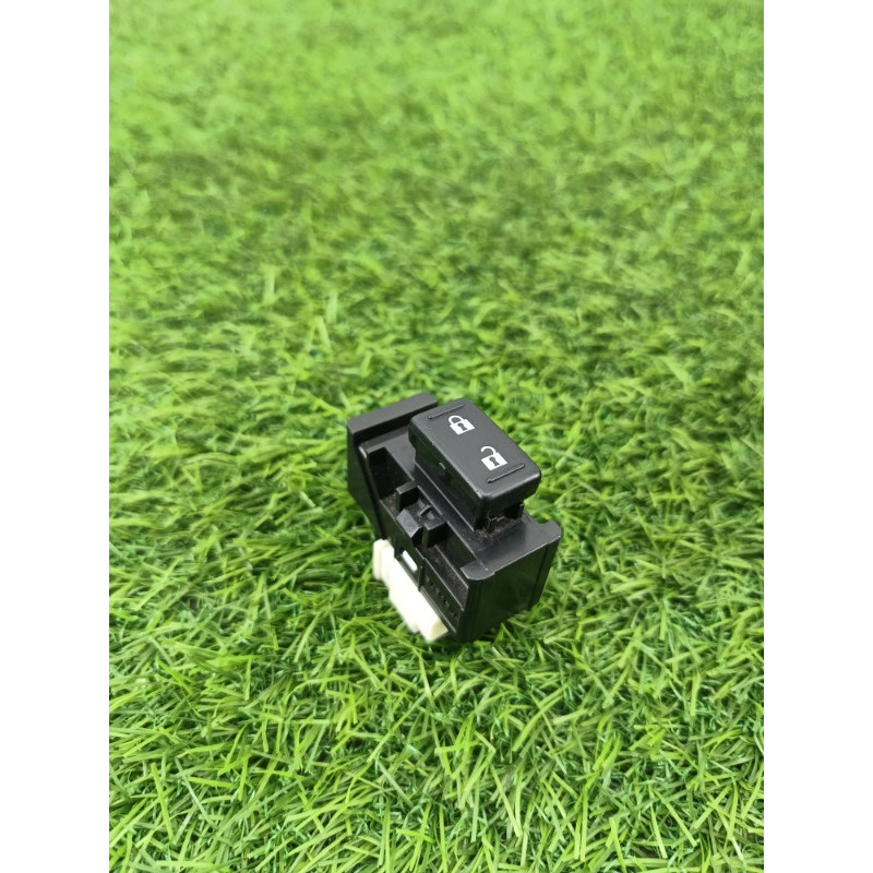 Кнопка блокировки центрального замка (электрика / кнопки) Subaru Forester SJ 83078AJ000