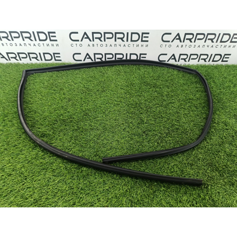 Уплотнитель стекла двери (кузов и элементы) Subaru Forester SK 2020 2.5 63527SJ000