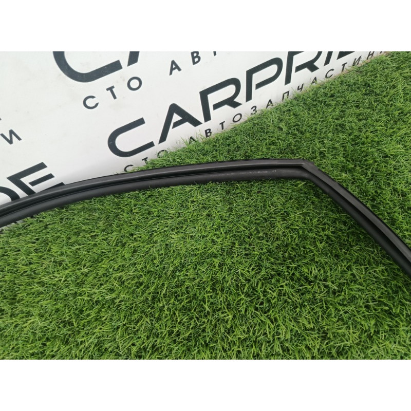 Уплотнитель стекла двери (кузов и элементы) Subaru Forester SK 2020 2.5 63527SJ000