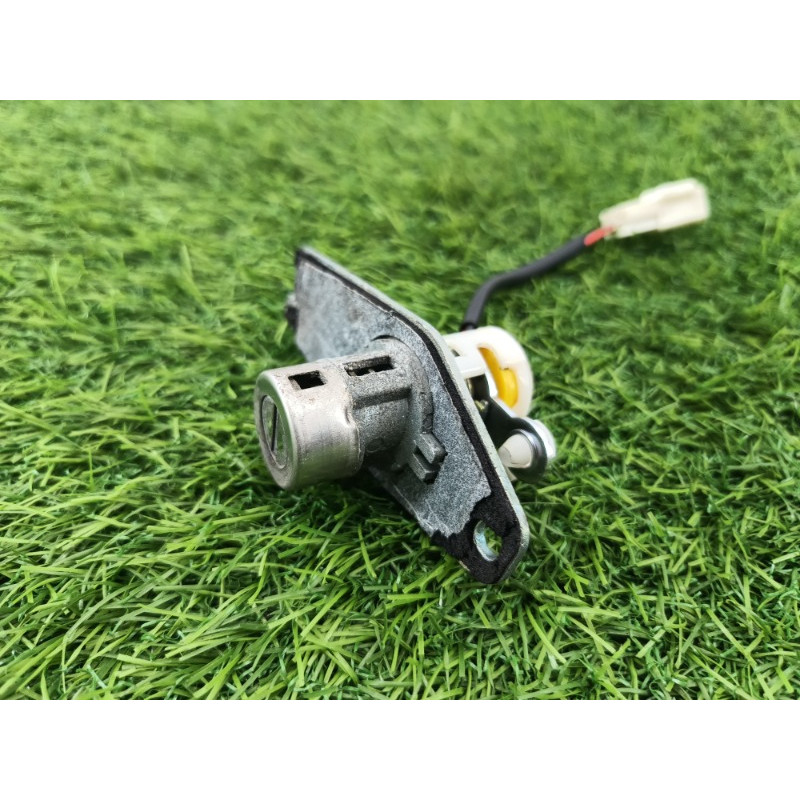 Личинка замка двери (кузов и элементы) Chevrolet Captiva C140 2011 2.2 D (z22d1)