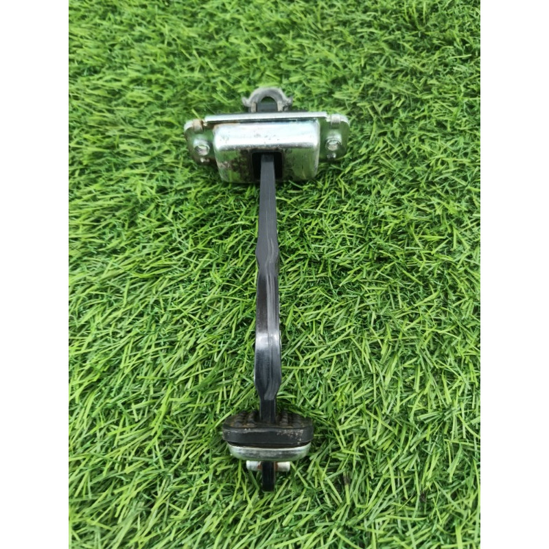 Ограничитель двери (кузов и элементы) Chevrolet Captiva C140 2011 2.2 D (z22d1) 95929942