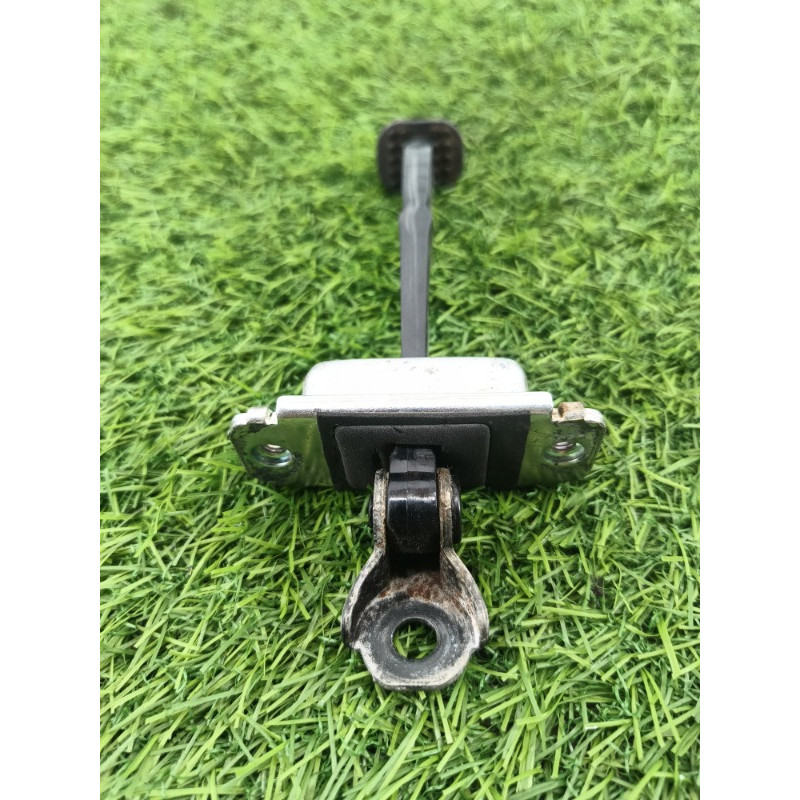 Ограничитель двери (кузов и элементы) Chevrolet Captiva C140 2011 2.2 D (z22d1) 95929942