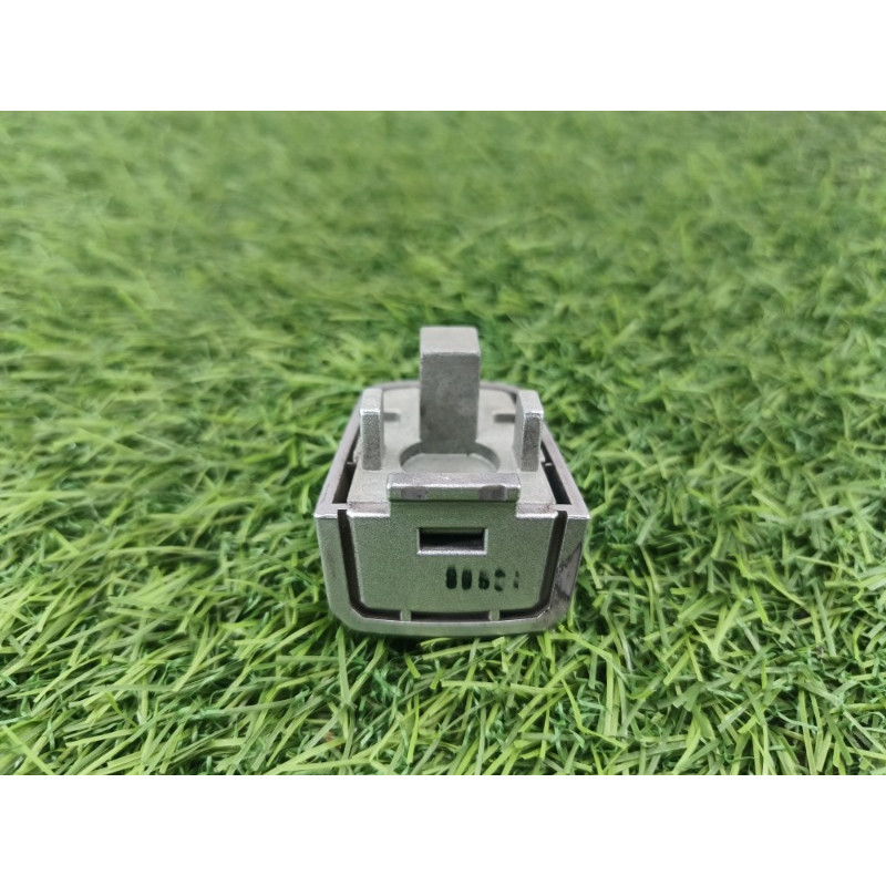 Заглушка внешней ручки (кузов и элементы) Chevrolet Captiva C140 2011 2.2 D (z22d1) 96468293