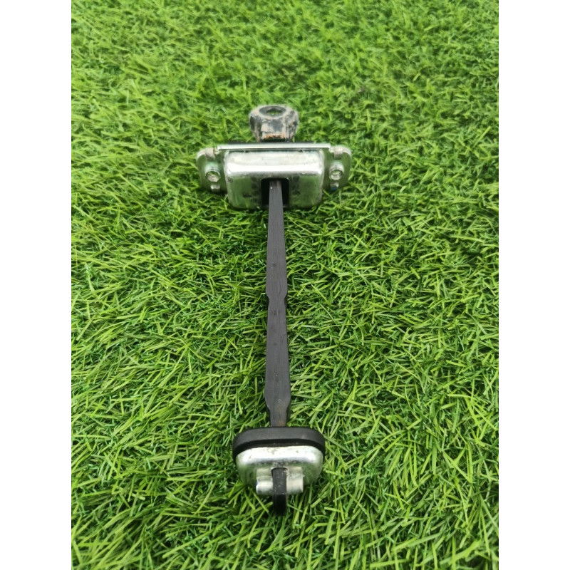 Ограничитель двери (кузов и элементы) Chevrolet Captiva C140 2011 2.2 D (z22d1) 95929941