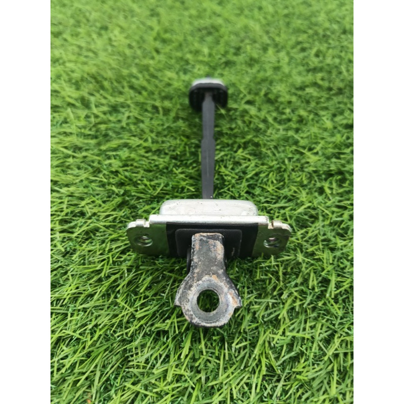 Ограничитель двери (кузов и элементы) Chevrolet Captiva C140 2011 2.2 D (z22d1) 95929941