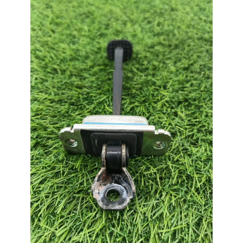 Ограничитель двери (кузов и элементы) Chevrolet Captiva C140 2011 2.2 D (z22d1) 95929941