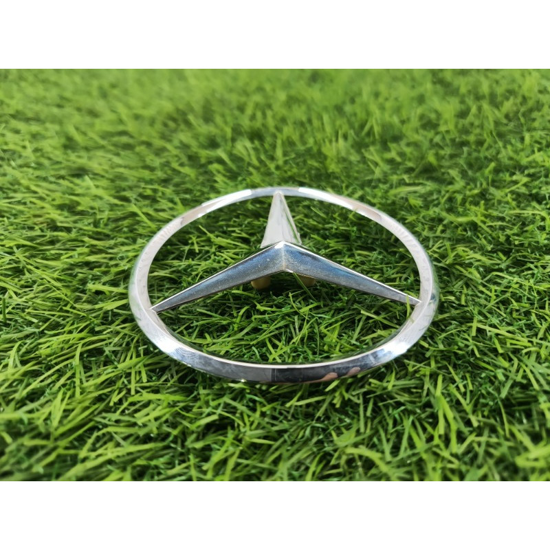 Эмблема (кузов и элементы) Mercedes-Benz E-class w212 2013 2.2 CDI A2128170016