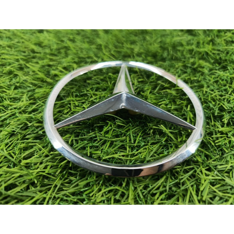 Эмблема (кузов и элементы) Mercedes-Benz E-class w212 2013 2.2 CDI A2128170016