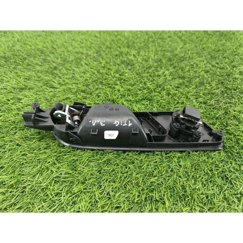 Ручка двери внутренняя (салон) Volkswagen Tiguan 5N 2011 1.4 CAVA 5n0839113