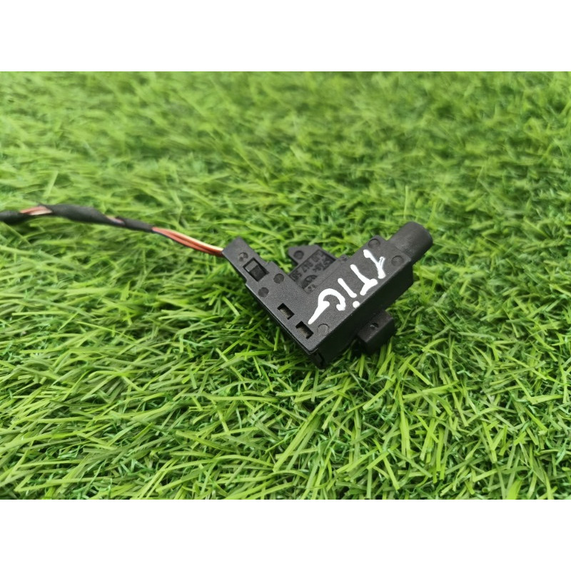 Концевик (электрика) Volkswagen Tiguan 5N 2011 1.4 CAVA 1j0947561