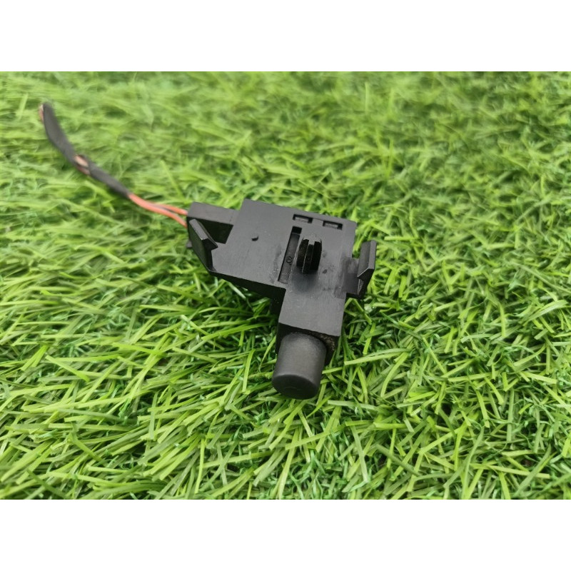 Концевик (электрика) Volkswagen Tiguan 5N 2011 1.4 CAVA 1j0947561