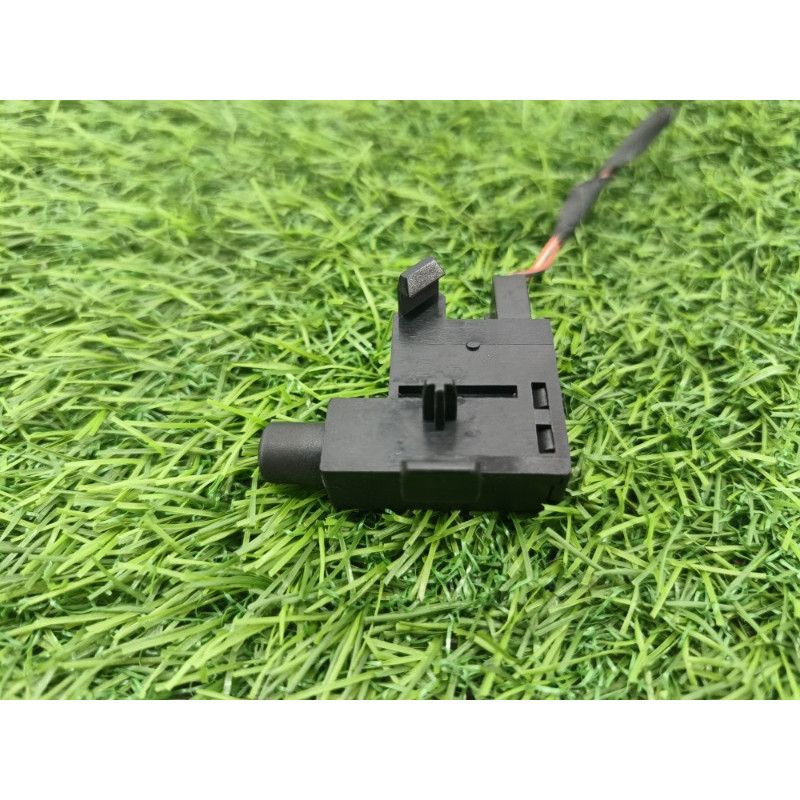 Концевик (электрика) Volkswagen Tiguan 5N 2011 1.4 CAVA 1j0947561