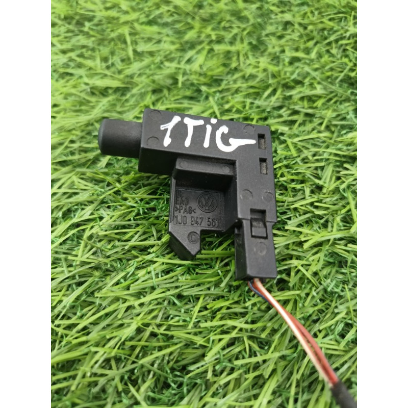 Концевик (электрика) Volkswagen Tiguan 5N 2011 1.4 CAVA 1j0947561