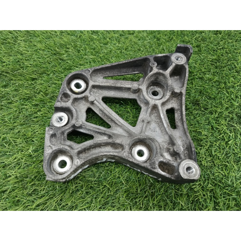 Кронштейн компрессора кондиционера (кронштейны двигателя) Chevrolet Captiva C140 2011 2.2 D (z22d1) 96868422