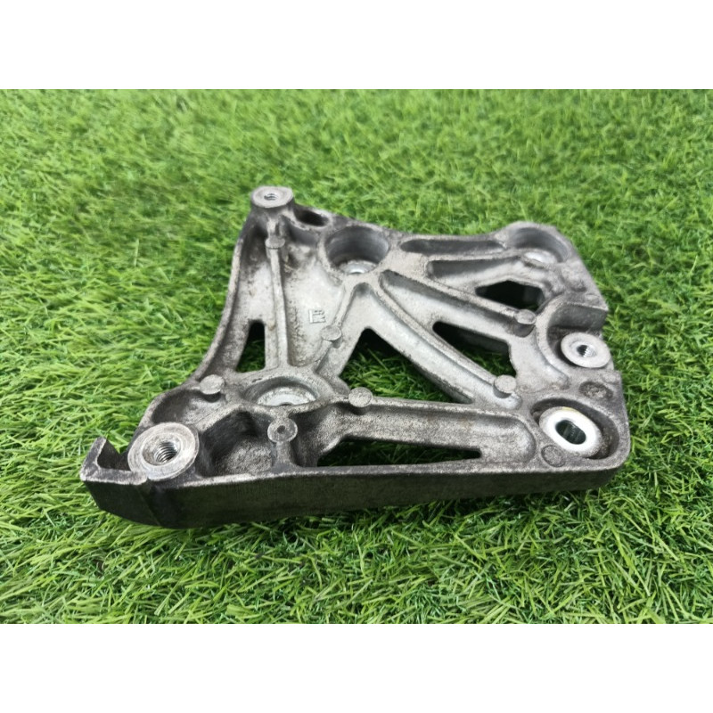 Кронштейн компрессора кондиционера (кронштейны двигателя) Chevrolet Captiva C140 2011 2.2 D (z22d1) 96868422