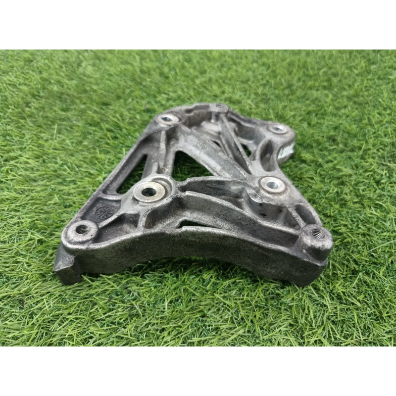 Кронштейн компрессора кондиционера (кронштейны двигателя) Chevrolet Captiva C140 2011 2.2 D (z22d1) 96868422