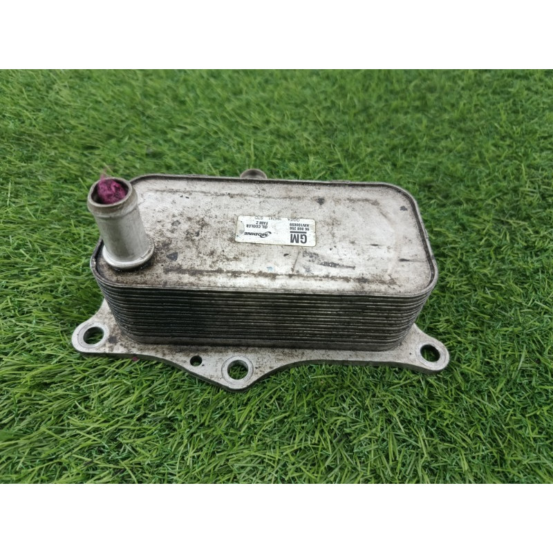 Теплообменник масляного фильтра (двигатель и элементы) Chevrolet Captiva C140 2011 2.2 D (z22d1) 96868256