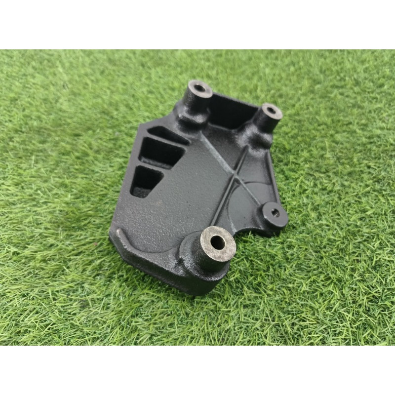 Кронштейн двигателя (кронштейны двигателя) Chevrolet Captiva C140 2011 2.2 D (z22d1) 25182554