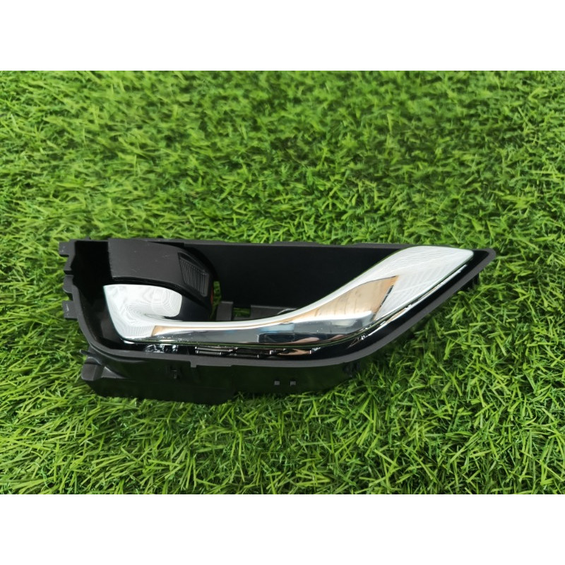 Ручка дверей внутрішня (салон) Subaru Forester SK 2020 2.5 61051SJ130TP