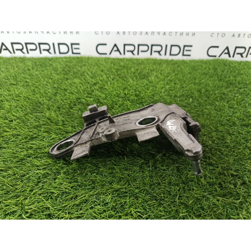 Кронштейн корпуса воздушного фильтра (кронштейны двигателя) Mercedes-Benz E-class w212 2013 2.2 CDI A6510902241