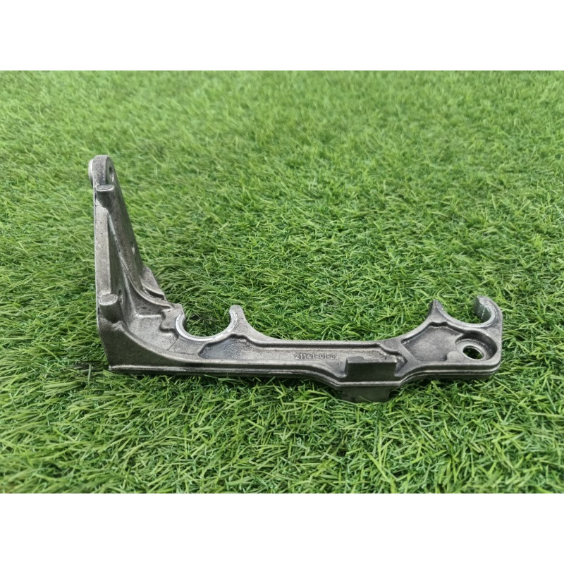 Кронштейн корпуса воздушного фильтра (кронштейны двигателя) Mercedes-Benz E-class w212 2013 2.2 CDI a6510940127