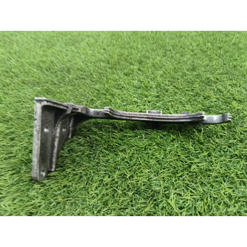 Кронштейн корпуса воздушного фильтра (кронштейны двигателя) Mercedes-Benz E-class w212 2013 2.2 CDI a6510940127