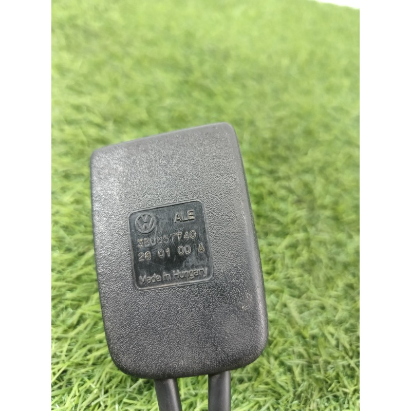 Замок паска безпеки (airbag/безопасность) Volkswagen Passat B5 3b0857740