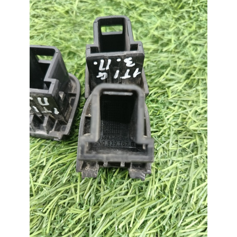 Заглушка внешней ручки (кузов и элементы) Volkswagen Tiguan 5N 2011 1.4 CAVA 5n0839167b