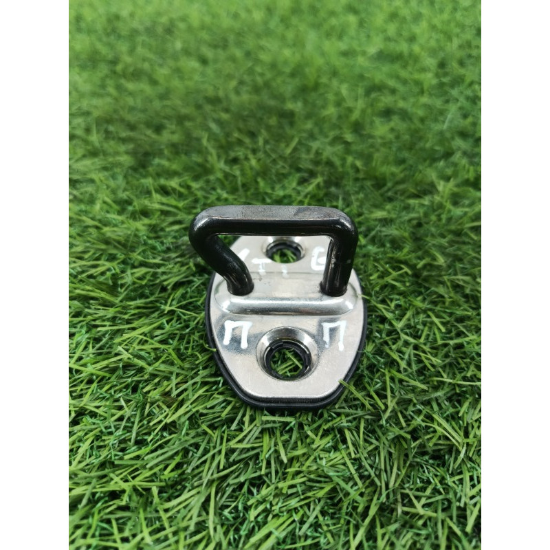 Ответная часть замка двери (кузов и элементы) Volkswagen Tiguan 5N 2011 1.4 CAVA 5k0837033