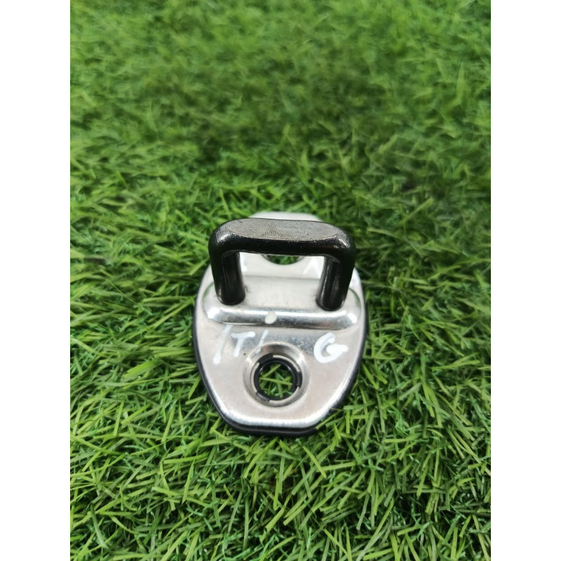 Ответная часть замка двери (кузов и элементы) Volkswagen Tiguan 5N 2011 1.4 CAVA 5k0837033a