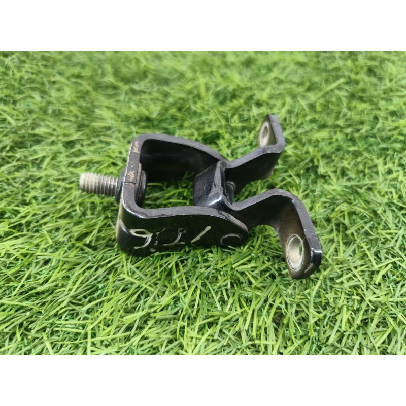 Петля багажника (кузов и элементы) Volkswagen Tiguan 5N 2011 1.4 CAVA 5n0827301