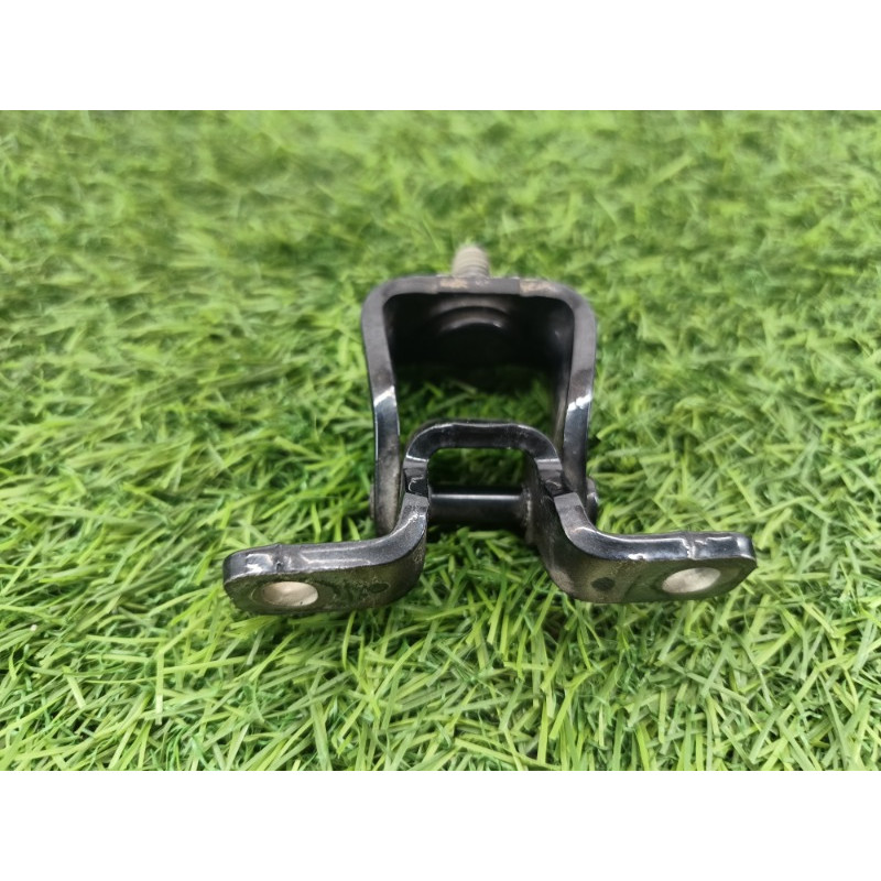 Петля багажника (кузов и элементы) Volkswagen Tiguan 5N 2011 1.4 CAVA 5n0827301